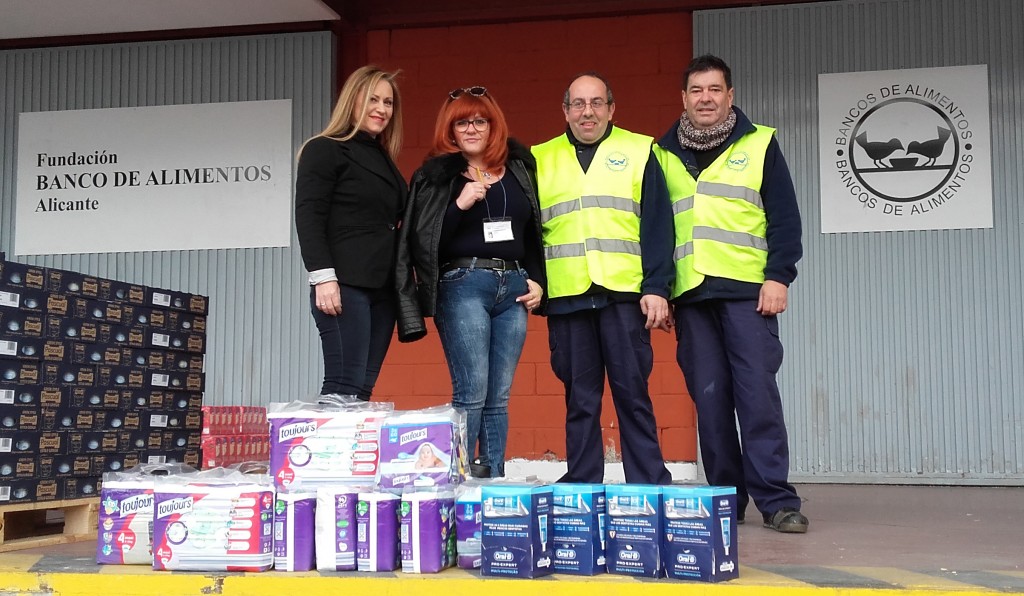 El Instituto Carreres entrega su donación solidaria al Banco de Alimentos